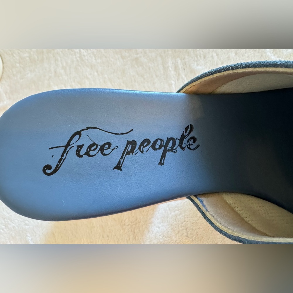 NEW Free People Zoe Platform Sandals in Blue Suede Made in Italy Size 39 - Picture 7 of 9